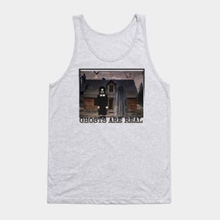 Ghosts are real Halloween aesthetics ghost farmhouse spooky creepy horror Tank Top